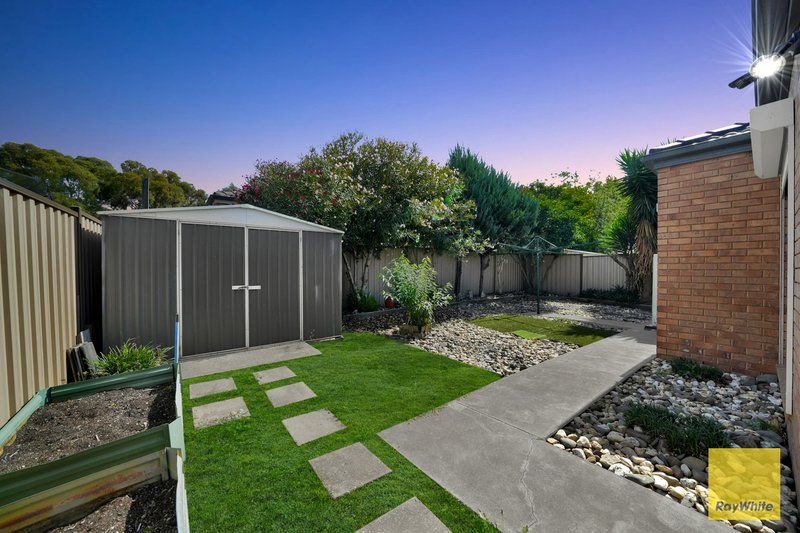 Photo - 28 Ironbark Grove, Burnside Heights VIC 3023 - Image 14