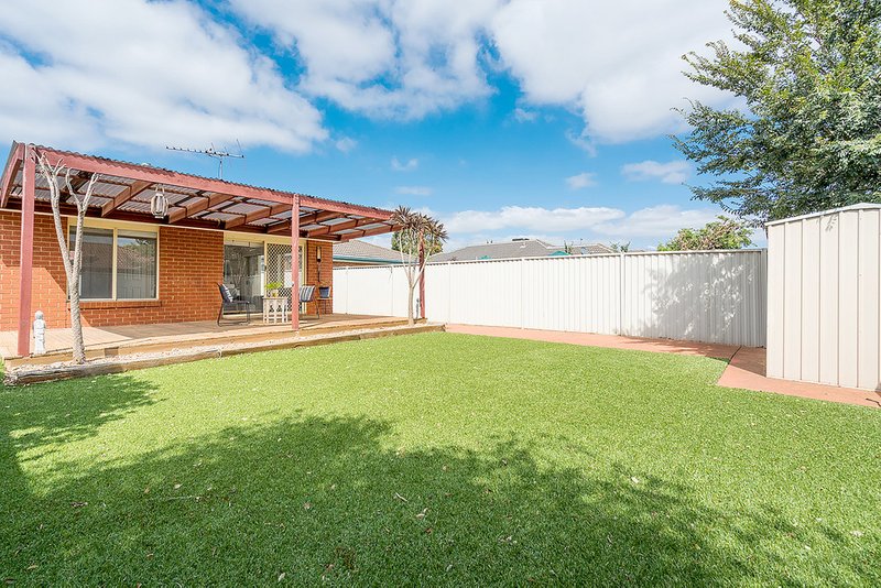 Photo - 28 Jacaranda Place, Craigieburn VIC 3064 - Image 11