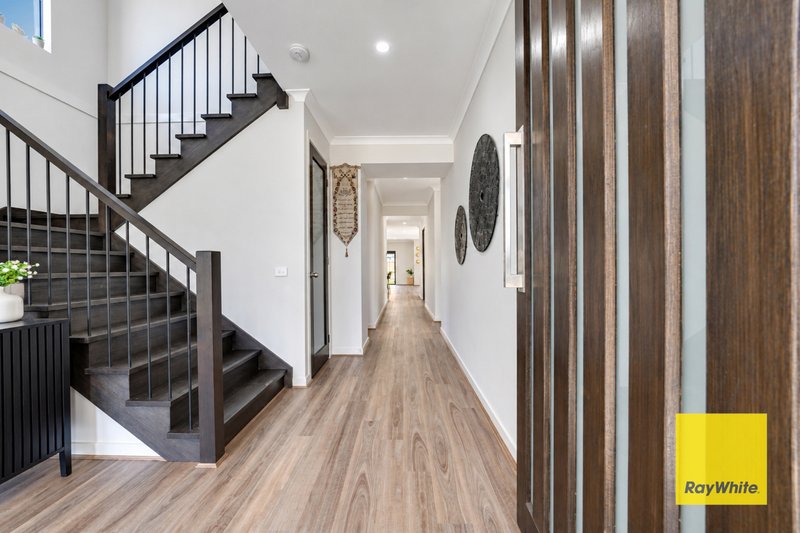 Photo - 28 Jagged Circuit, Tarneit VIC 3029 - Image 3