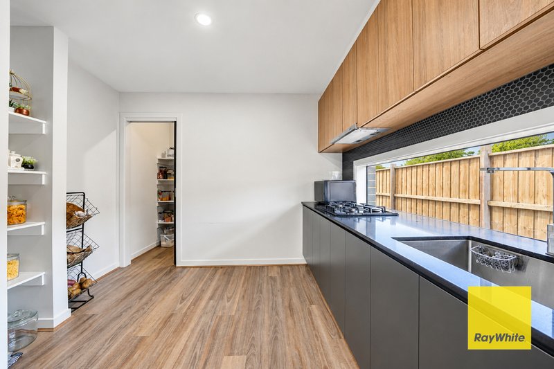 Photo - 28 Jagged Circuit, Tarneit VIC 3029 - Image 8
