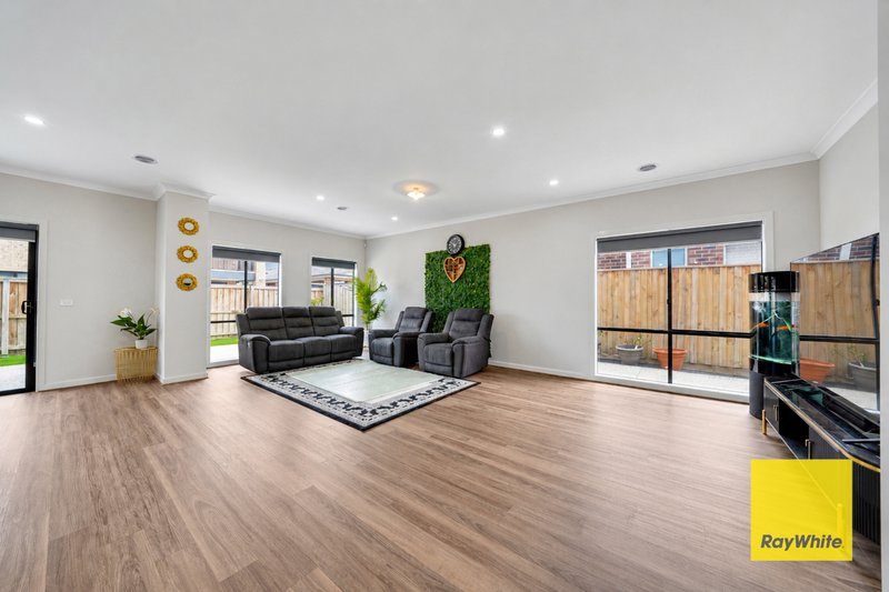 Photo - 28 Jagged Circuit, Tarneit VIC 3029 - Image 16