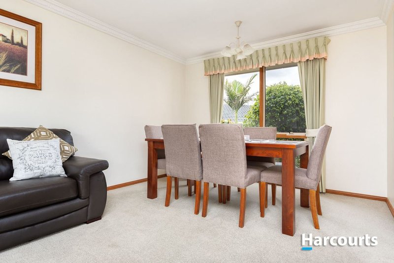 Photo - 28 Jarryd Crescent, Berwick VIC 3806 - Image 7