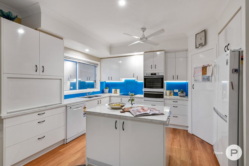 Photo - 28 Jason Street, Sinnamon Park QLD 4073 - Image 8