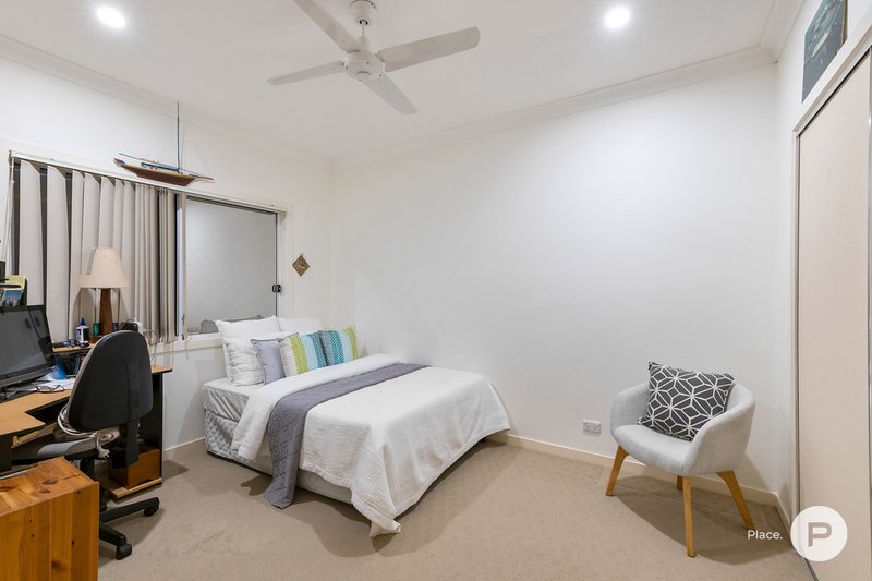 Photo - 28 Jason Street, Sinnamon Park QLD 4073 - Image 15