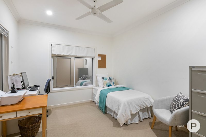 Photo - 28 Jason Street, Sinnamon Park QLD 4073 - Image 16