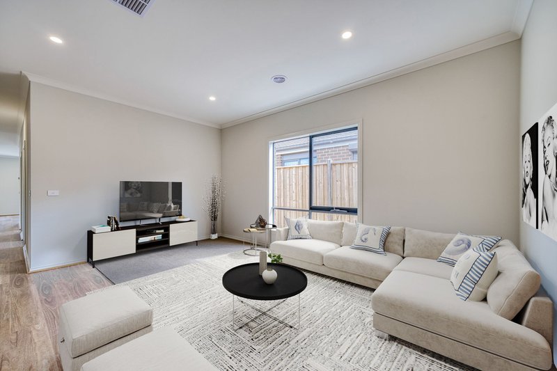 Photo - 28 Jaylie Street, Clyde North VIC 3978 - Image 5