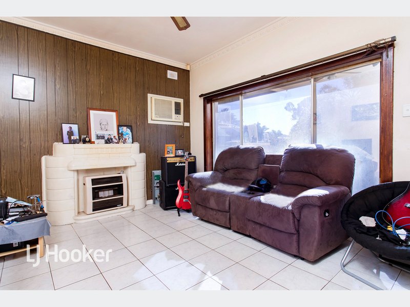 Photo - 28 Jean Street, Largs Bay SA 5016 - Image 2