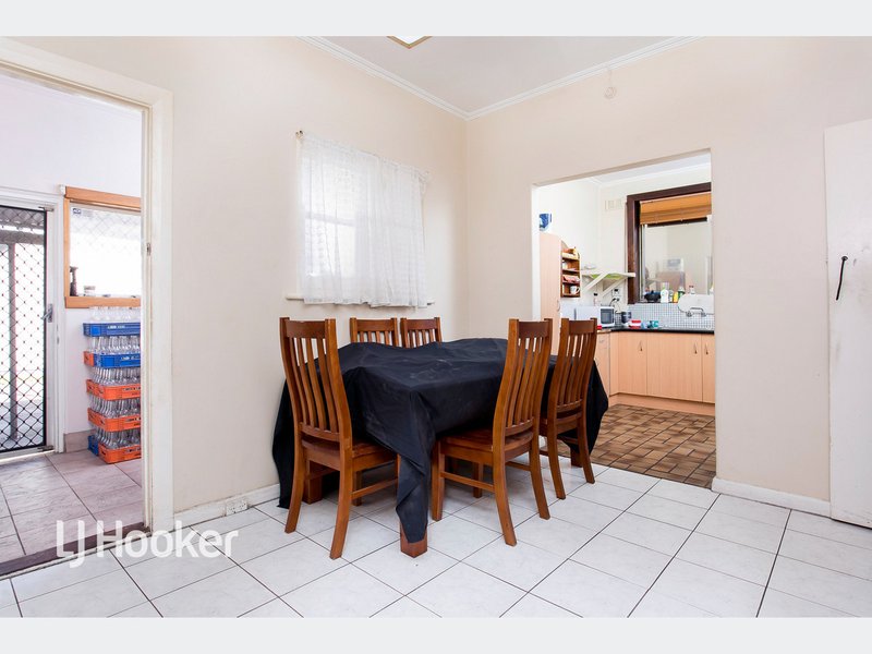 Photo - 28 Jean Street, Largs Bay SA 5016 - Image 4