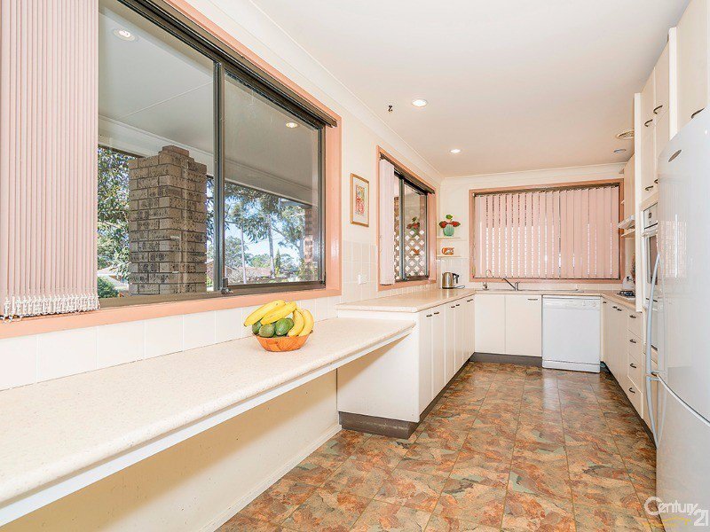 Photo - 28 Jeannie Crescent, Berkeley Vale NSW 2261 - Image 4