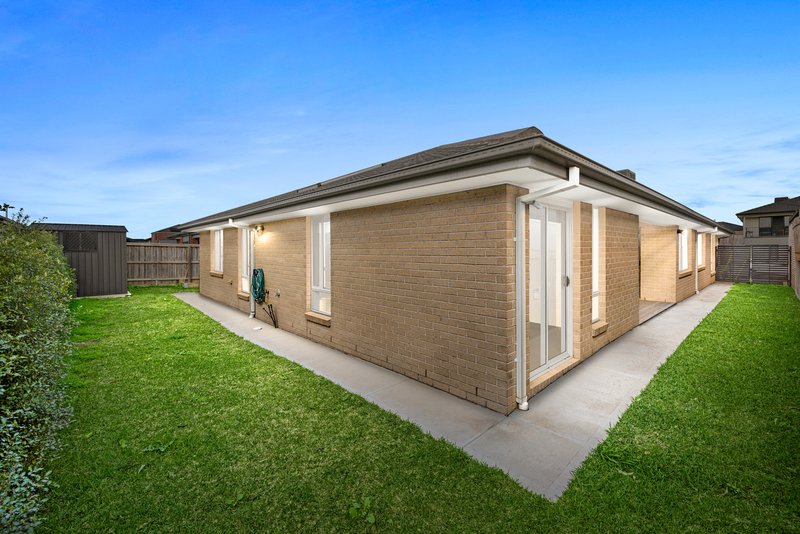 Photo - 28 Jindalee Way, Werribee VIC 3030 - Image 15