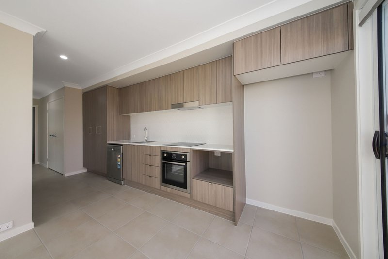 Photo - 2/8 Juniper Street, Logan Reserve QLD 4133 - Image 3