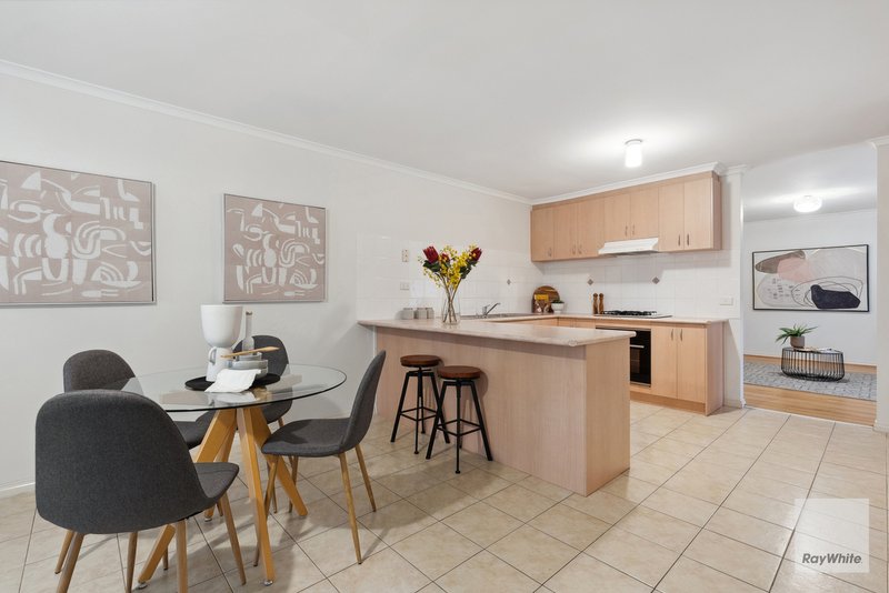 Photo - 2/8 Kalista Avenue, Hillside VIC 3037 - Image 3