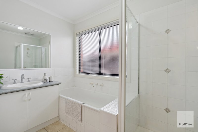 Photo - 2/8 Kalista Avenue, Hillside VIC 3037 - Image 5