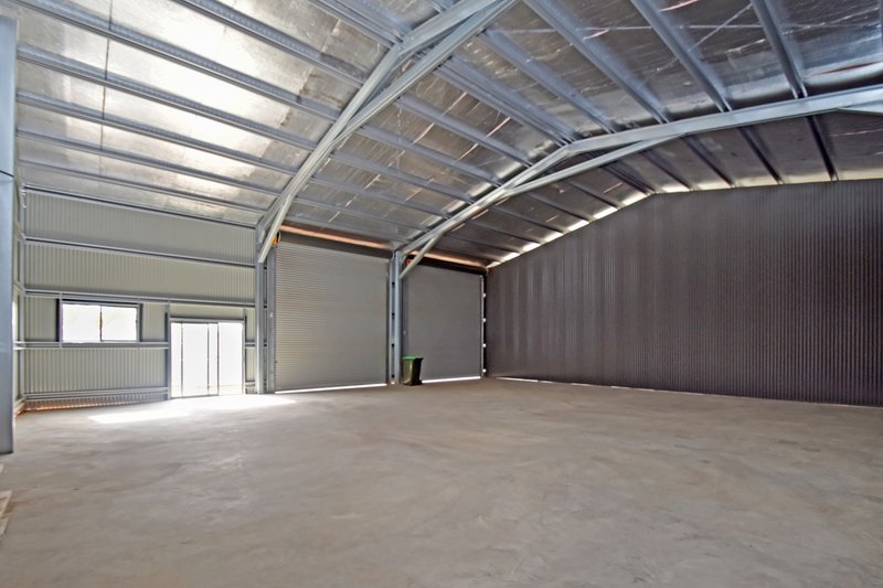 Photo - 28 Kanandah Road, Broken Hill NSW 2880 - Image 3