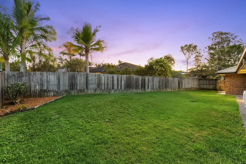 Photo - 28 Karvella Street, Upper Kedron QLD 4055 - Image 15