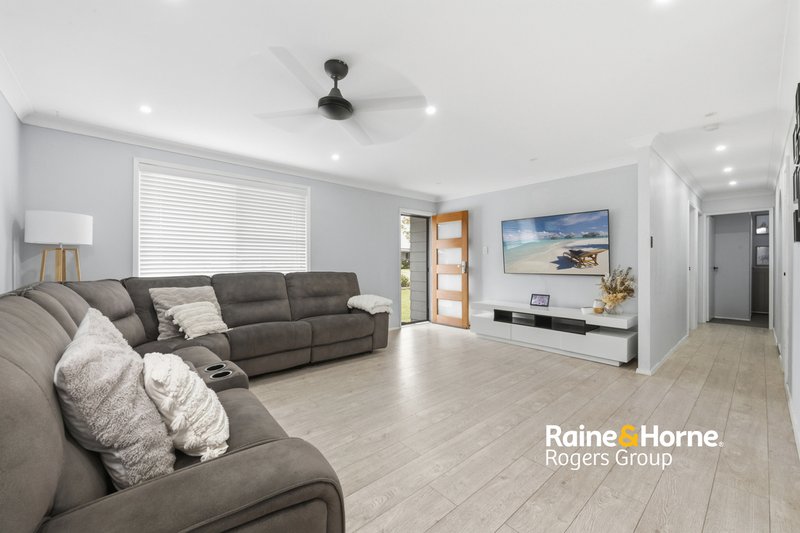Photo - 28 Kawana Ave , Blue Haven NSW 2262 - Image 3