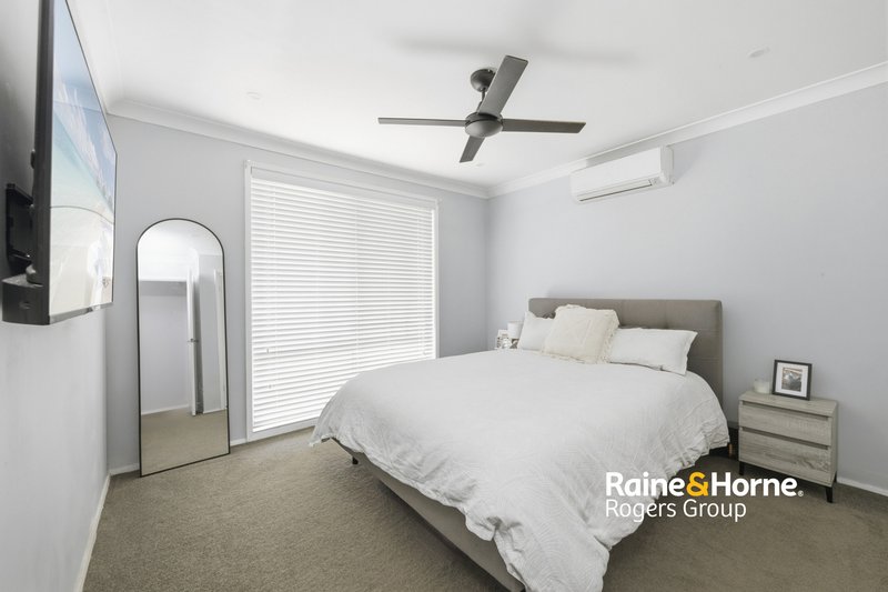 Photo - 28 Kawana Ave , Blue Haven NSW 2262 - Image 8