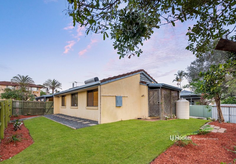 Photo - 28 Kidd Street, Robertson QLD 4109 - Image 17