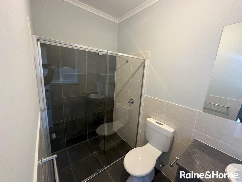 Photo - 28 Kilmington Road, Davoren Park SA 5113 - Image 11