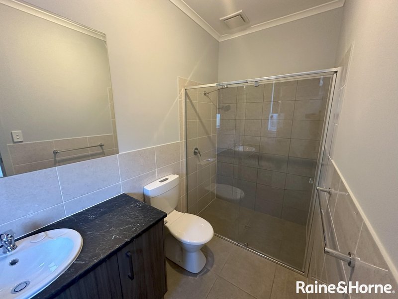 Photo - 28 Kilmington Road, Davoren Park SA 5113 - Image 12