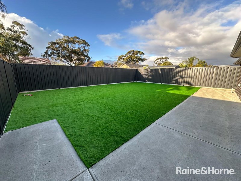 Photo - 28 Kilmington Road, Davoren Park SA 5113 - Image 20