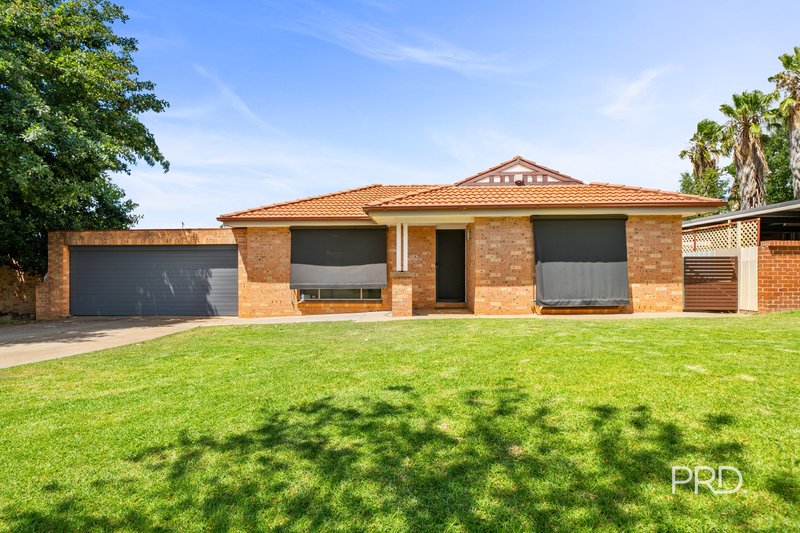 Photo - 28 Kimba Drive, Glenfield Park NSW 2650 - Image 1