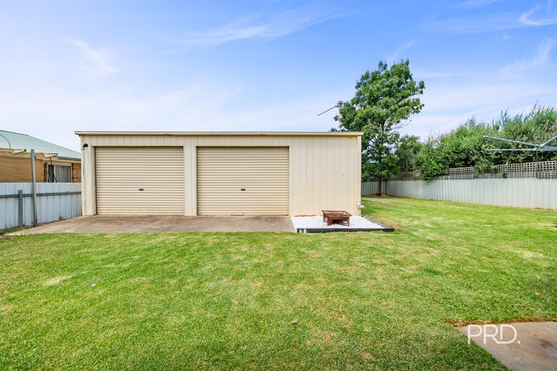 Photo - 28 Kimba Drive, Glenfield Park NSW 2650 - Image 11