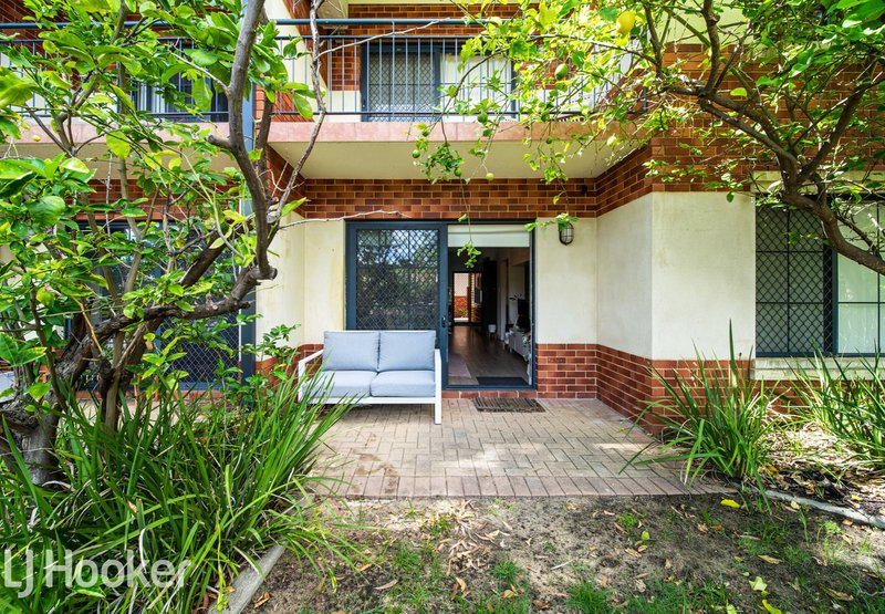 Photo - 2/8 King George Street, Victoria Park WA 6100 - Image 4