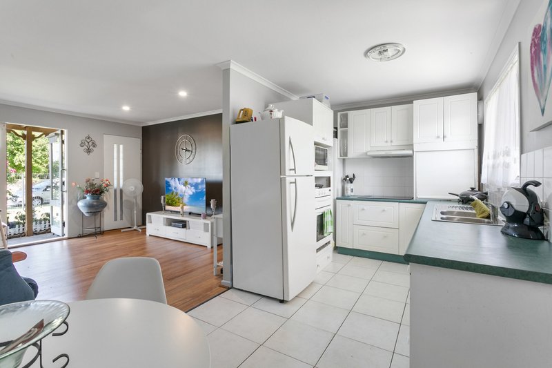 Photo - 28 Kippah Street, Deception Bay QLD 4508 - Image 3