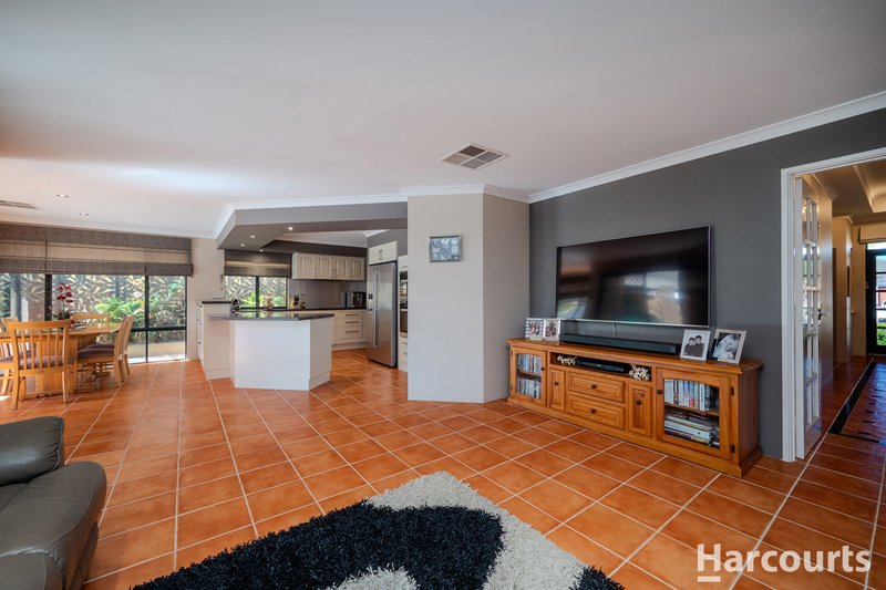 Photo - 28 Kippilaw Loop, Carramar WA 6031 - Image 15