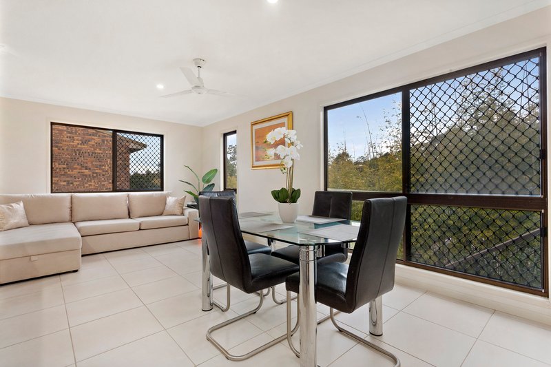 Photo - 28 Kirikee Street, Ferny Grove QLD 4055 - Image 7