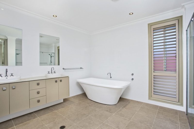 Photo - 28 Kirkwall Avenue, Castle Hill NSW 2154 - Image 6