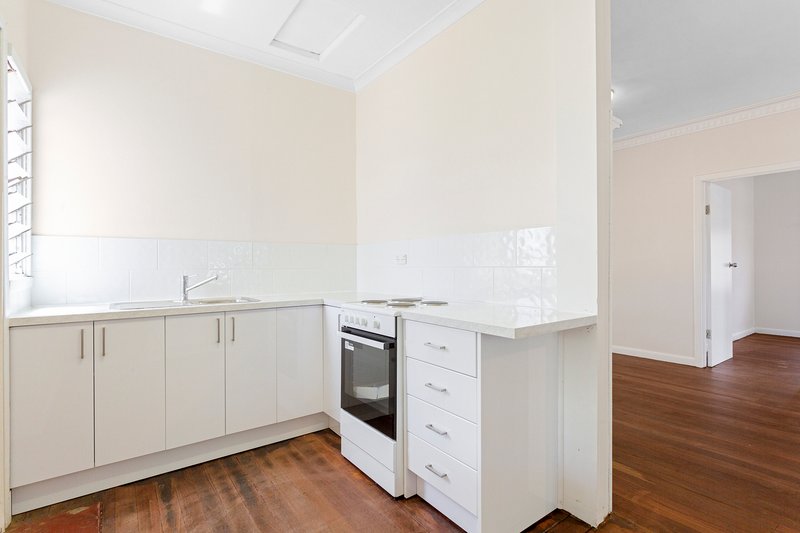 Photo - 28 Kitchener Street, Dudley Park WA 6210 - Image 3