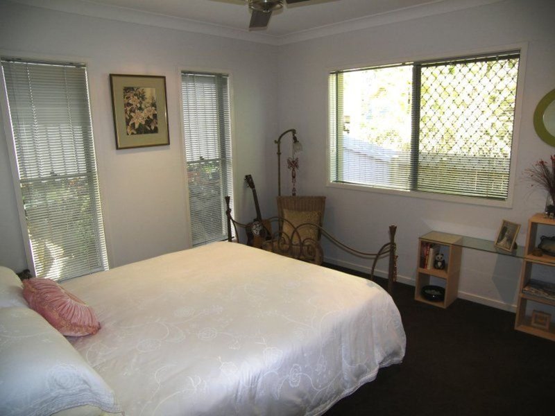 Photo - 28 Kuranga Avenue, Southport QLD 4215 - Image 13