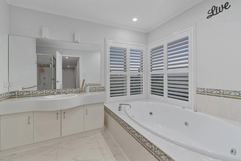 Photo - 28 Kurrajong Place, Bridgeman Downs QLD 4035 - Image 12