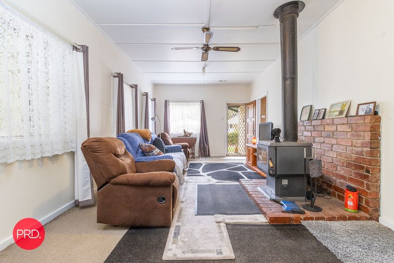 Photo - 28 Kurrajong Street, Captains Flat NSW 2623 - Image 5