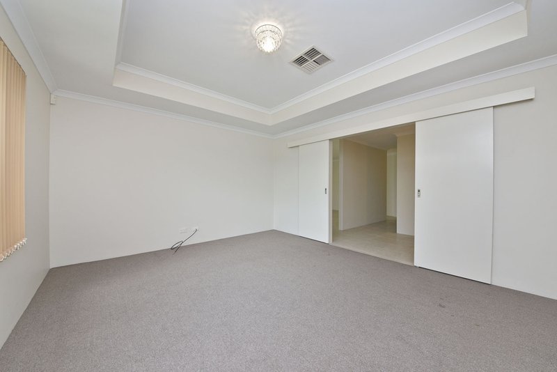 Photo - 28 Lady Lindsay Cove, Yanchep WA 6035 - Image 5