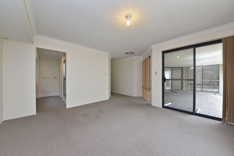 Photo - 28 Lady Lindsay Cove, Yanchep WA 6035 - Image 17