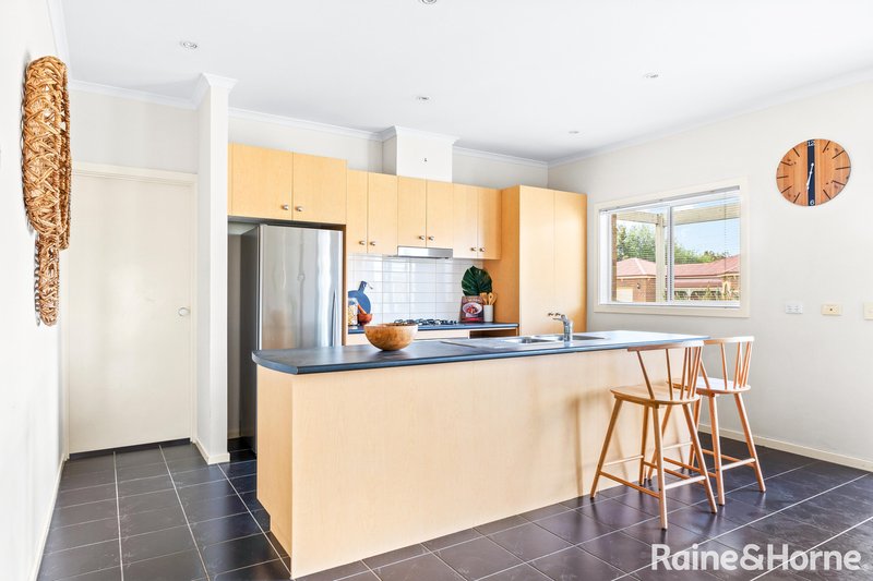 Photo - 28 Lakewood Boulevard, Melton VIC 3337 - Image 4