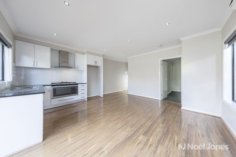 Photo - 2/8 Landy Street, Reservoir VIC 3073 - Image 4