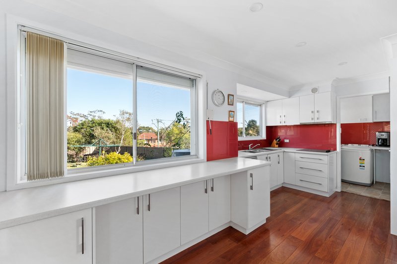 Photo - 28 Laurina Avenue, Helensburgh NSW 2508 - Image 4