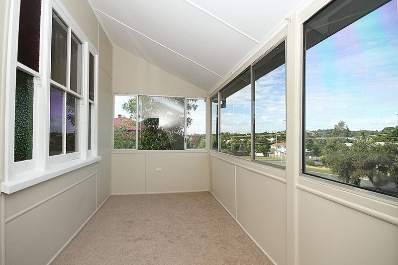 Photo - 28 Lawrence Street, North Ipswich QLD 4305 - Image 14