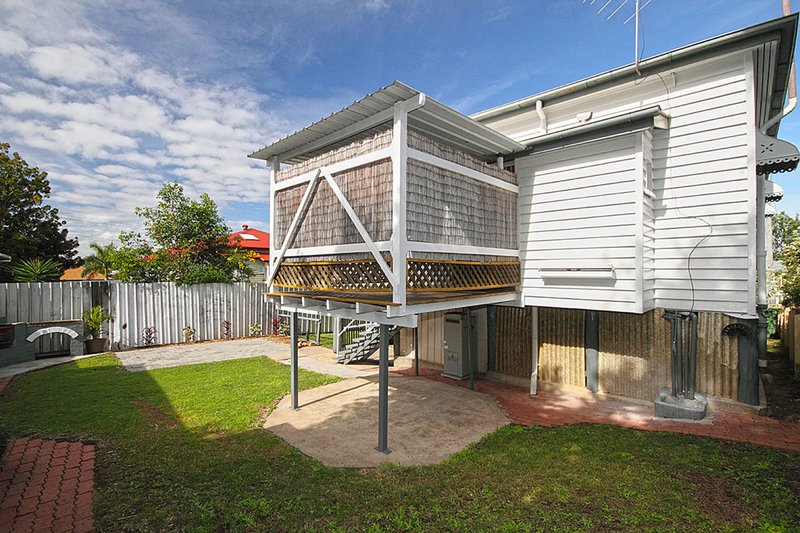 Photo - 28 Lawrence Street, North Ipswich QLD 4305 - Image 17