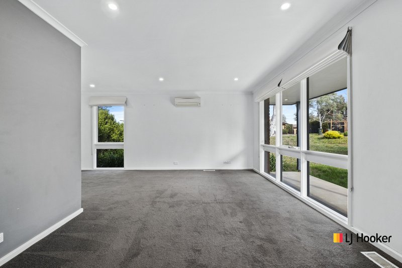 Photo - 28 Letters Street, Evatt ACT 2617 - Image 2