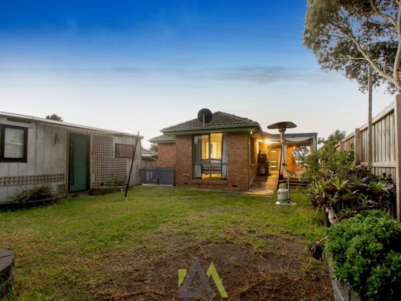 Photo - 28 Liardet Crescent, Frankston VIC 3199 - Image 15