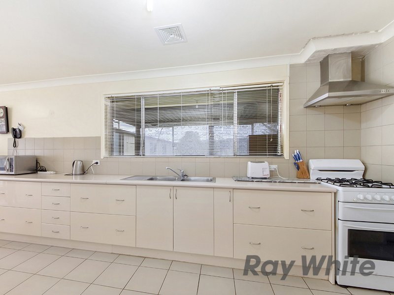 Photo - 28 Lima Street, St Albans VIC 3021 - Image 6