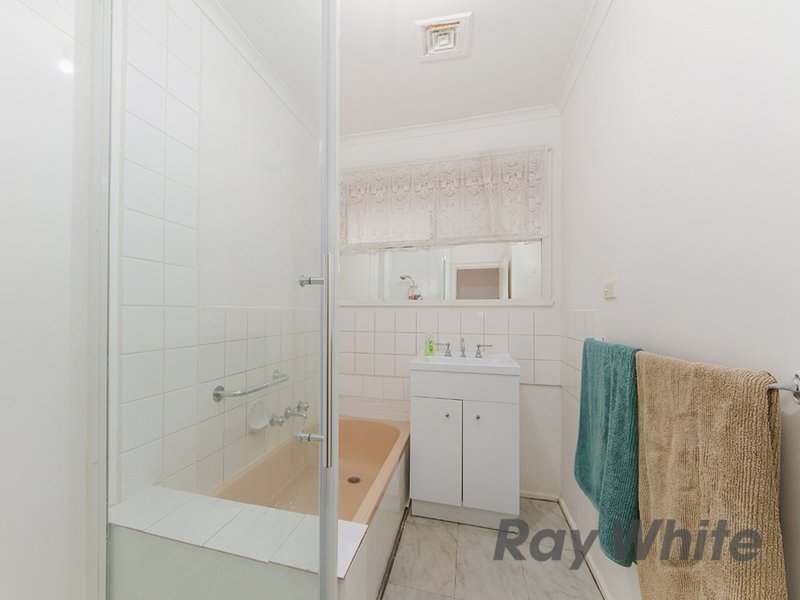 Photo - 28 Lima Street, St Albans VIC 3021 - Image 8