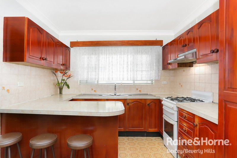 Photo - 28 Linda Street, Belfield NSW 2191 - Image 4