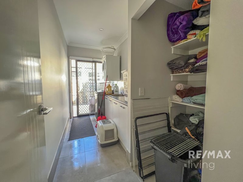 Photo - 28 Lindquist Crescent, Burpengary East QLD 4505 - Image 11