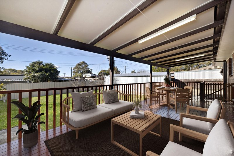 Photo - 28 Lindrum Crescent, Holt ACT 2615 - Image 10